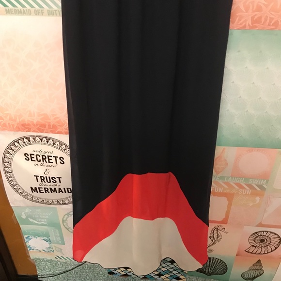 Dress - Picture 3 of 4